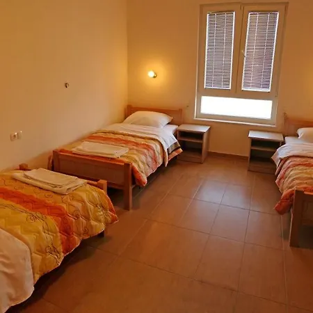 Anv Sobe Sivric - Vinoteka -